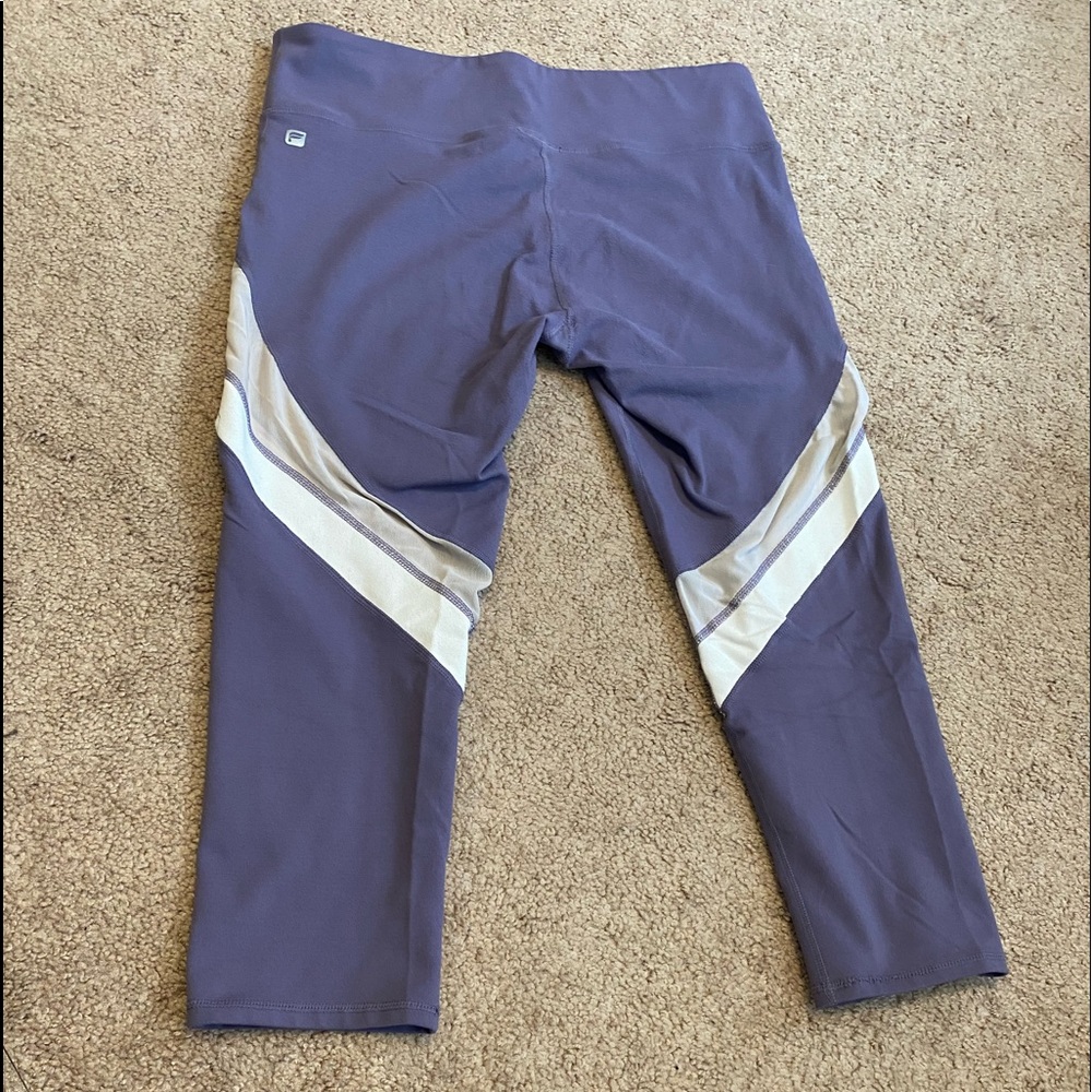 Fabletics 3/4 length yogas